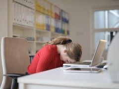 为什么你总是感觉很疲倦？原来是因为这些无心的习惯！（下）10 mindless habits that are secretly exhausting you (partⅡ)