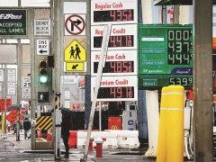 油价不断上涨重创美国经济 或引发经济衰退Rising gasoline prices hit the US hard