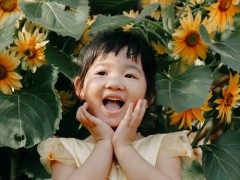 摘下口罩后 日本人报班学习如何微笑Many Japanese turn to smile instructors to learn how to smile again after COVID